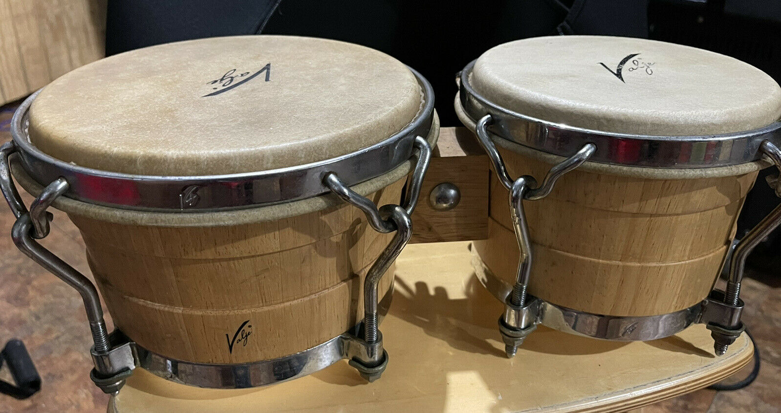 Vintage Set Of Valge Bongos.  7.5" & 8.5” Great Conditions